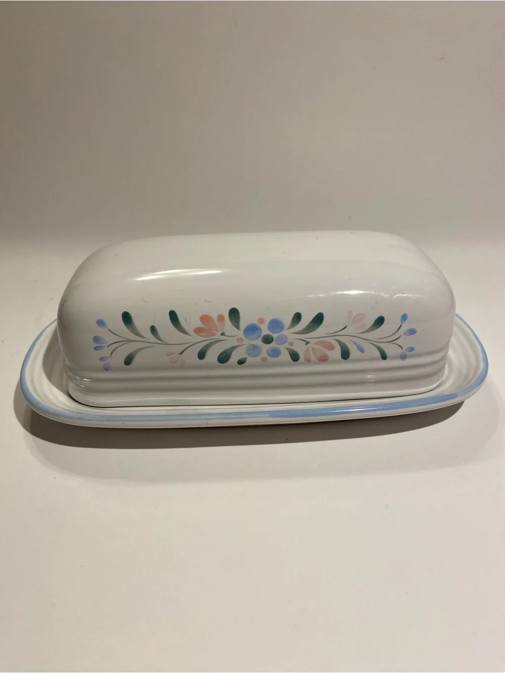 Vintage Fascino by Yamaka Stoneware Covered Butter Dish Hand-Painted Blue Pink